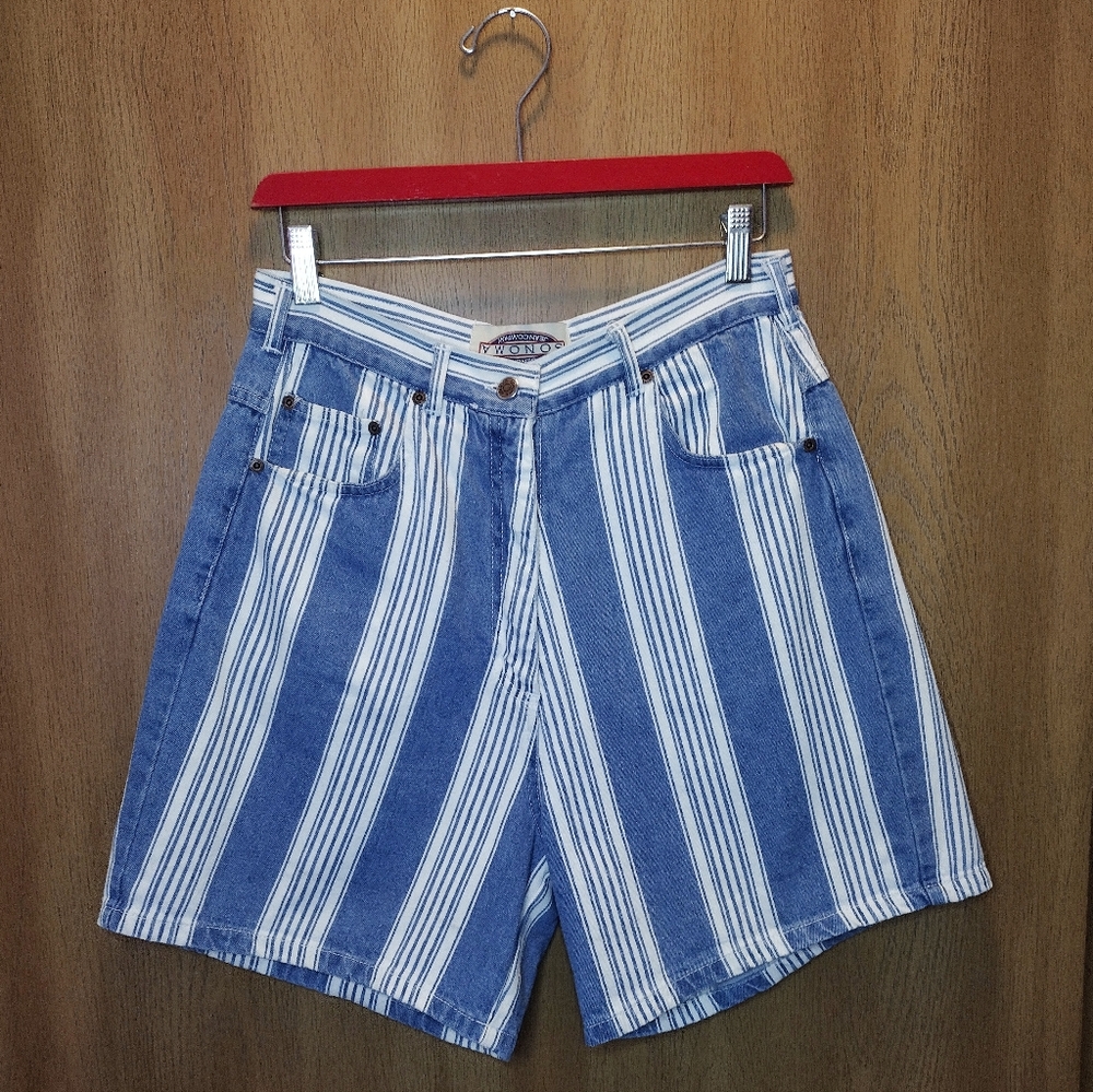 SONOMA JEANS - Blue & White Striped Shorts